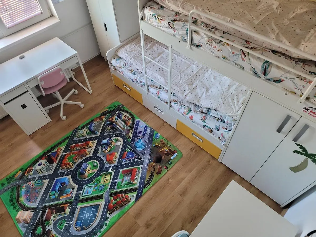 Apartamento Family Friendly With Kids Room, Quiet And Peaceful Bucarest Rumanía